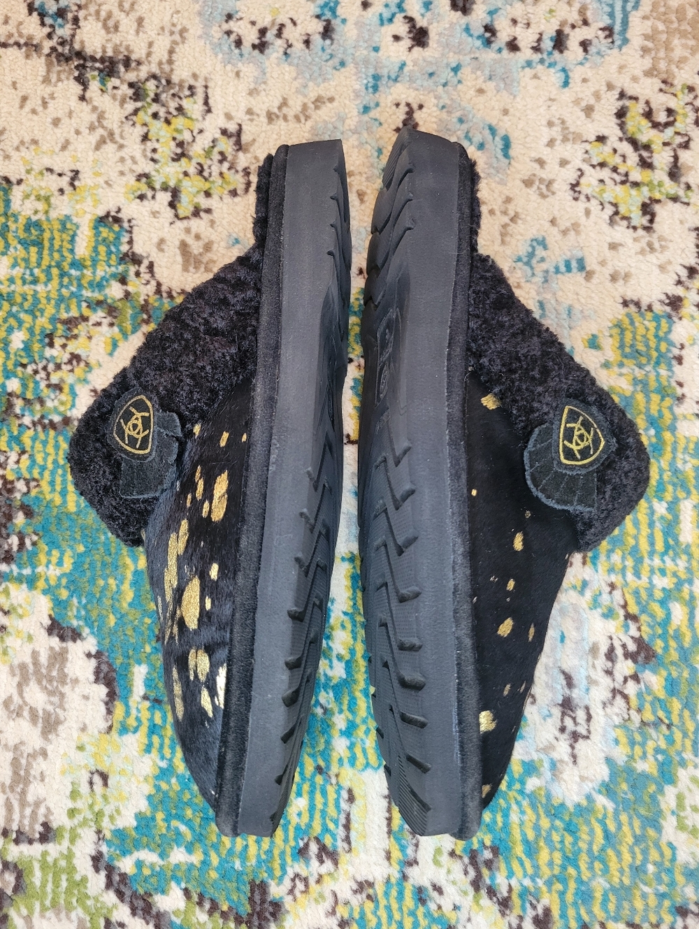 Ariat Jackie Square Toe Exotic Slippers In Black Gold Fuzzy Soft Shoes, Size 9 - Picture 6 of 8